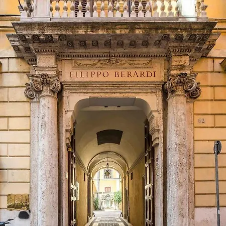 Palazzo Berardi: Renaissance Downtown Luxury Casa de Férias