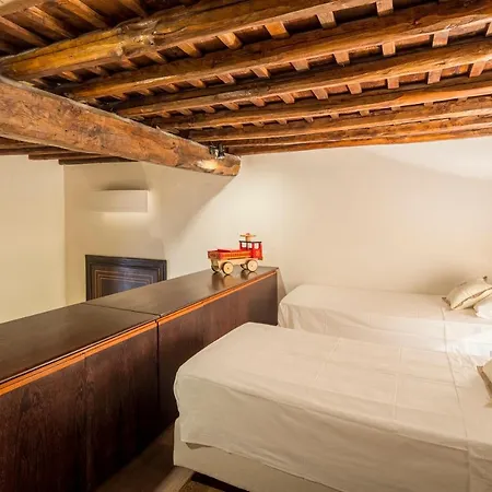 בית נופש Palazzo Berardi: Renaissance Downtown Luxury *