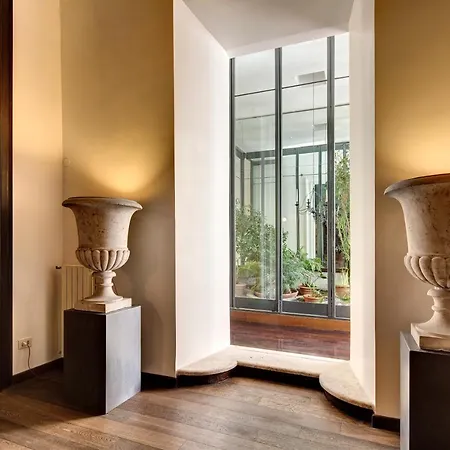Palazzo Berardi: Renaissance Downtown Luxury * רומא