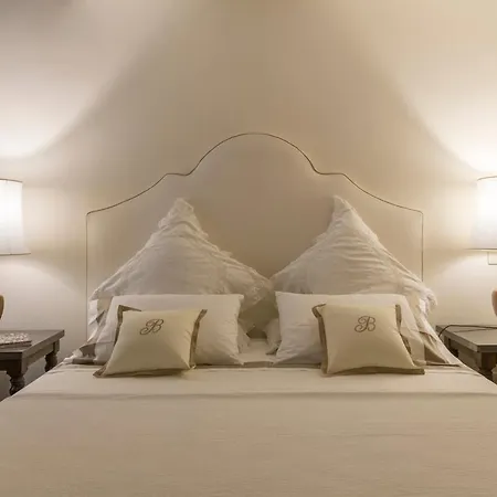 Palazzo Berardi: Renaissance Downtown Luxury Rome