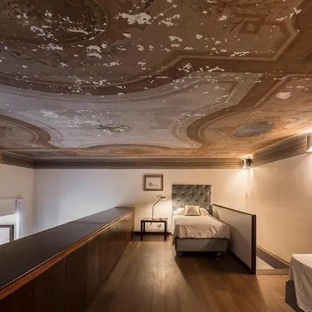 Palazzo Berardi: Renaissance Downtown Luxury * רומא
