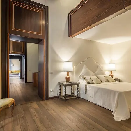 Palazzo Berardi: Renaissance Downtown Luxury רומא