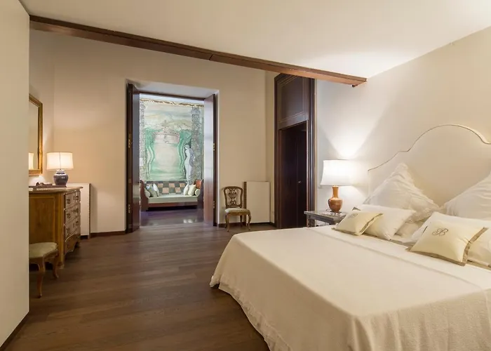 Palazzo Berardi: Renaissance Downtown Luxury Сasa de vacaciones Roma