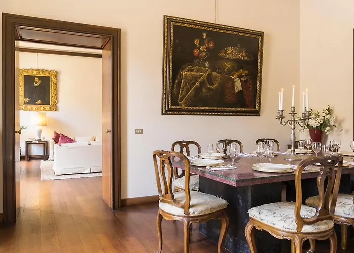 Palazzo Berardi: Renaissance Downtown Luxury Сasa de vacaciones *