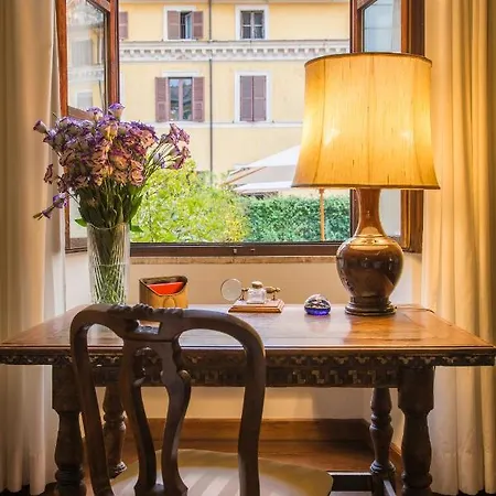 Palazzo Berardi: Renaissance Downtown Luxury Rom