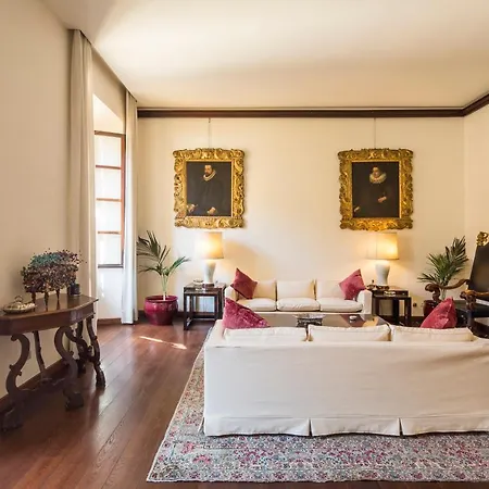 Palazzo Berardi: Renaissance Downtown Luxury Ferienhaus Rom