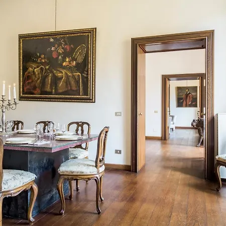 Palazzo Berardi: Renaissance Downtown Luxury Ferienhaus