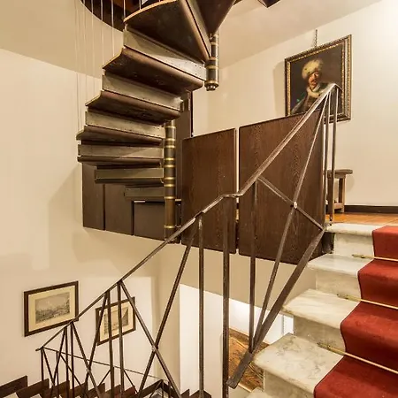 Ferienhaus Palazzo Berardi: Renaissance Downtown Luxury *