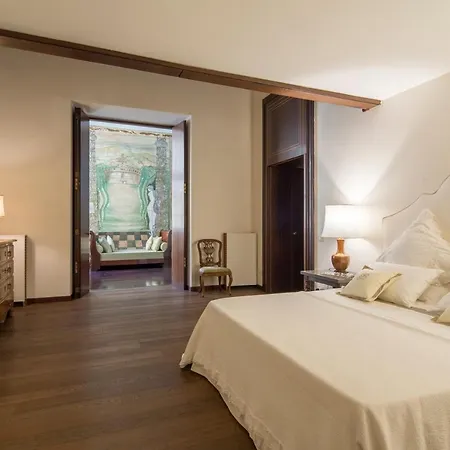 Palazzo Berardi: Renaissance Downtown Luxury Ferienhaus Rom