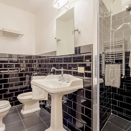 Palazzo Berardi: Renaissance Downtown Luxury Rom